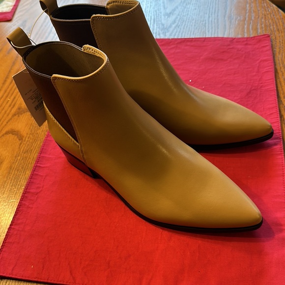 A new day -Gwen Tan, Low Shaft, Pull On, 2” Heeled Boots with memory foa… - Picture 7 of 11